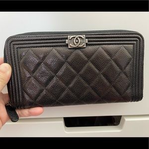 Authentic very good condition Chanel zip around wallet